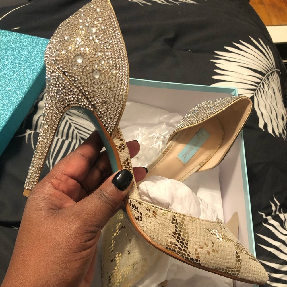Betsy Johnson dress shoes